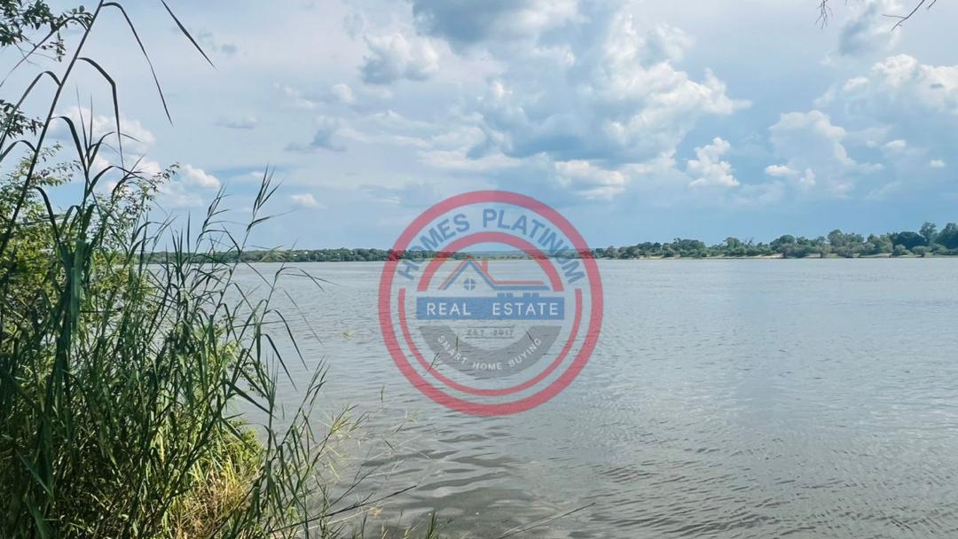 5 Acres Zambezi Water front
