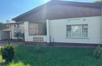 4 Bed House with En-suite for Rent in Livingstone