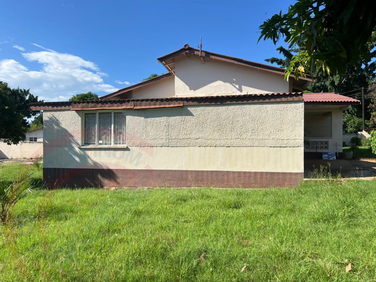 4 Bed House with En-suite for Rent in Livingstone