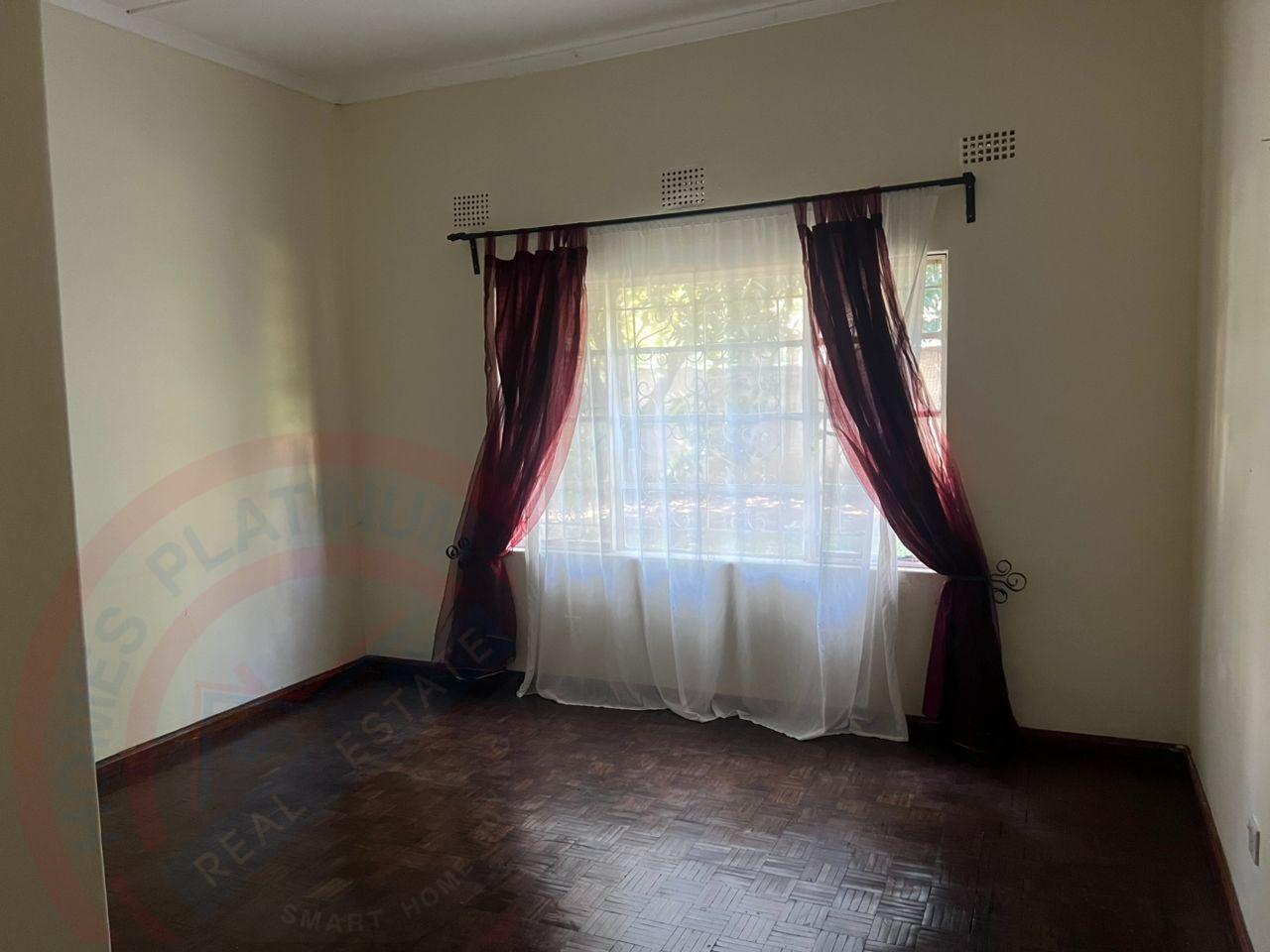 4 Bed House with En-suite for Rent in Livingstone