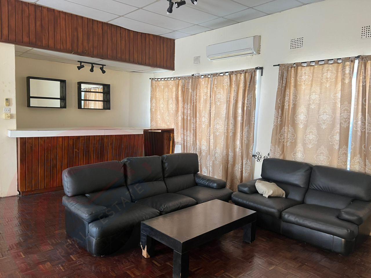 4 Bed House with En-suite for Rent in Livingstone